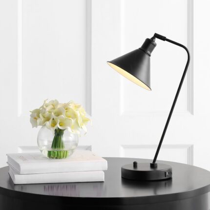 Elzo Metal Table Lamp - Chic Decora