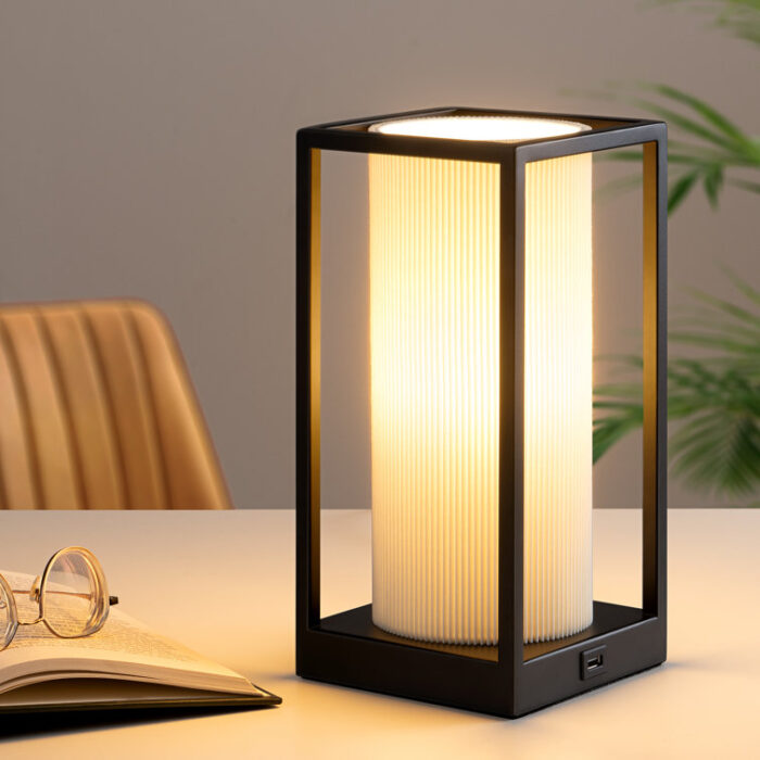 Kallick Metal USB Table Lamp - Chic Decora