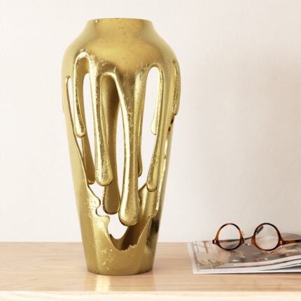 Sanon Metal Table Vase - Chic Decora