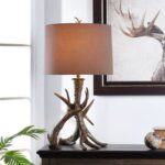 Hoye-Crest Table Lamp - Chic Decora