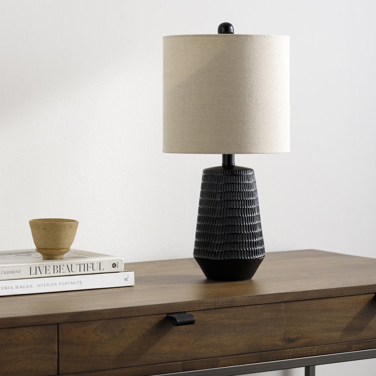 Ashyra Resin Table Lamp - Chic Decora