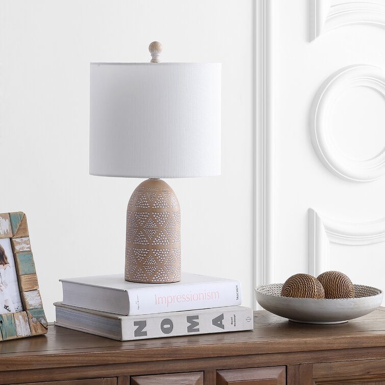 Carmona Resin Table Lamp - Chic Decora