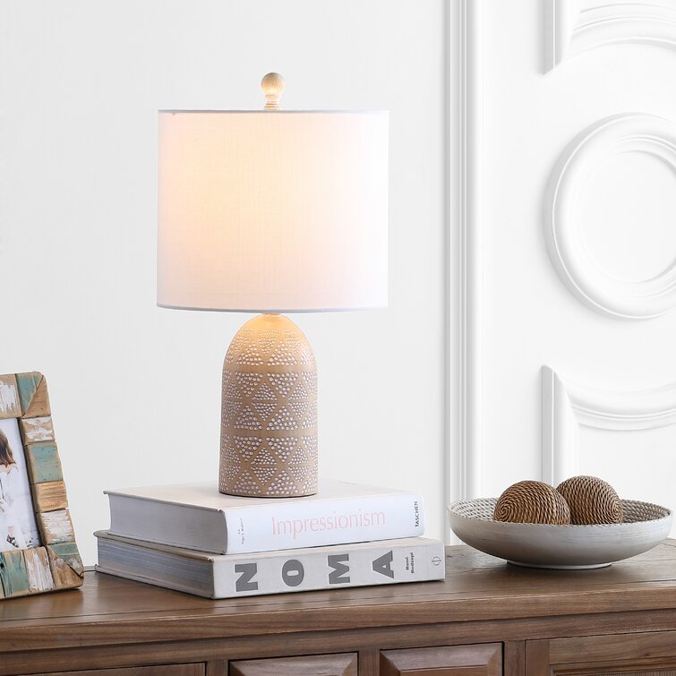 Carmona Resin Table Lamp - Chic Decora