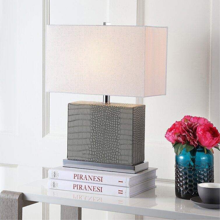 Chamia Metal Table Lamp - Chic Decora