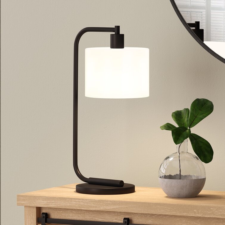 Saula Metal Desk Lamp - Chic Decora