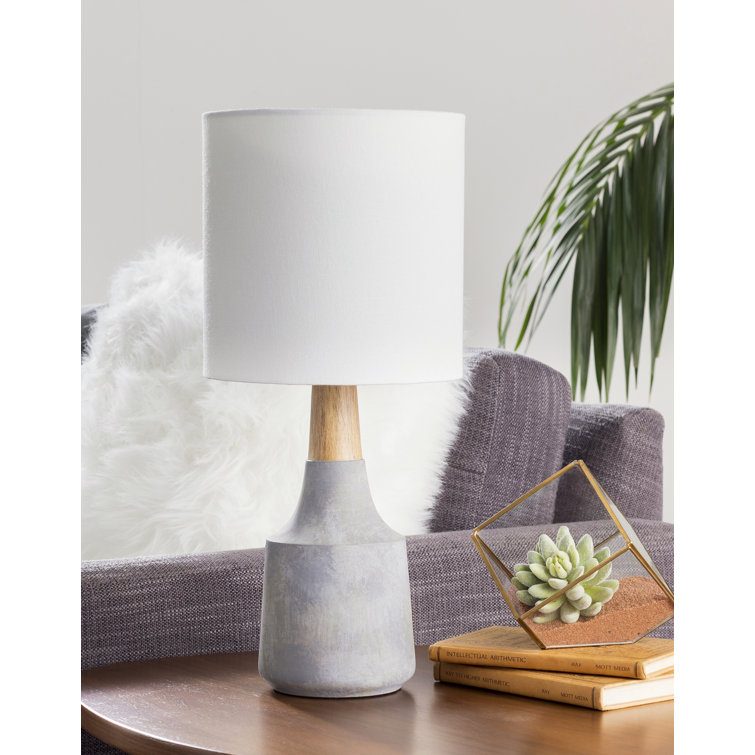 Bego Metal Table Lamp - Chic Decora