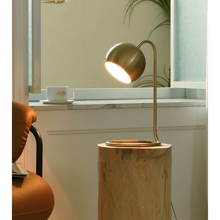 Delonte Metal Desk Lamp - Chic Decora