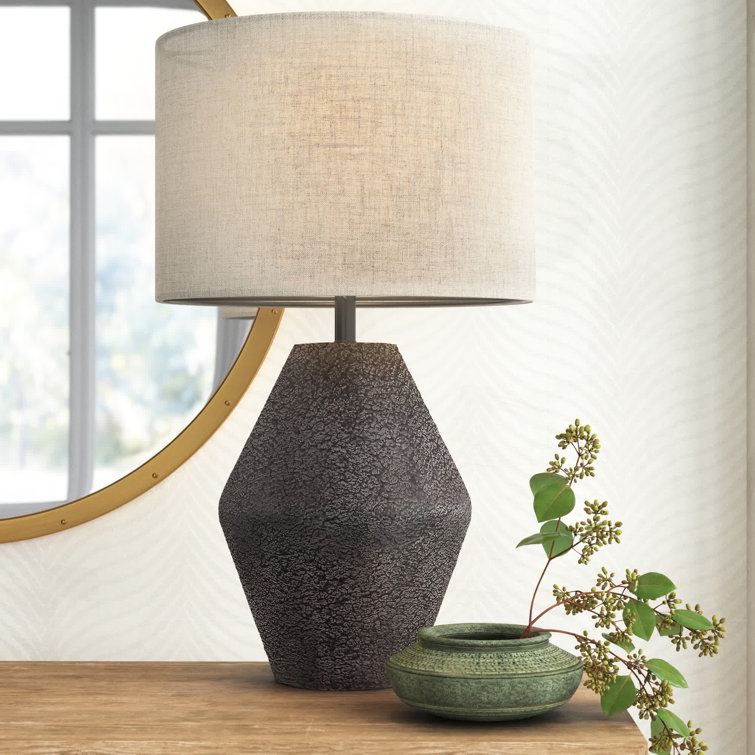 Kelci Resin Table Lamp - Chic Decora