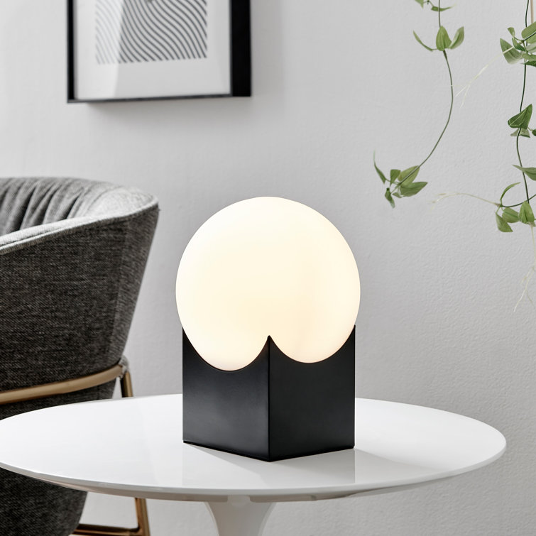 Resin Table Lamp - Chic Decora