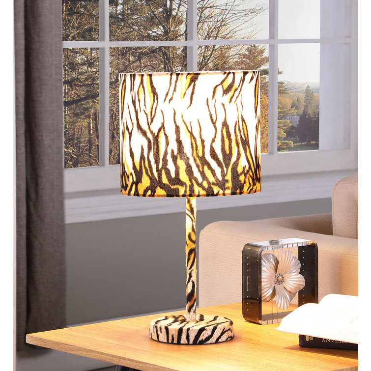 Breit Metal Table Lamp - Chic Decora