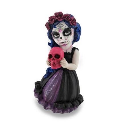 Larissa People Figurines & Sculptures - Chic Decora