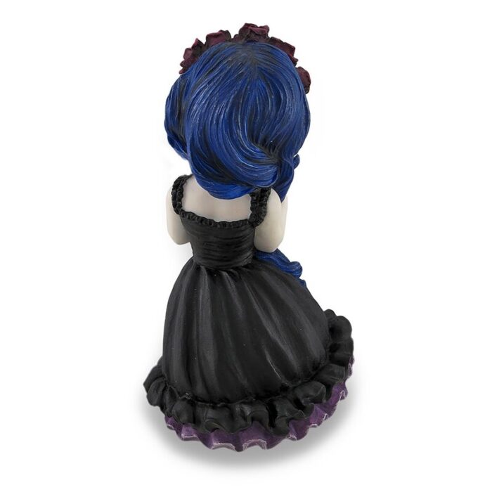 Larissa People Figurines & Sculptures - Chic Decora