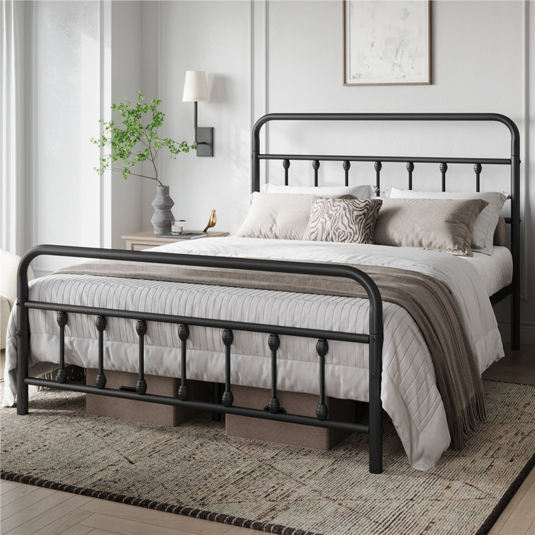 Akseli Upholstered Platform Bed - Chic Decora