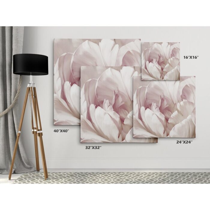 Wallach ” Intimate Blush I “ - Chic Decora