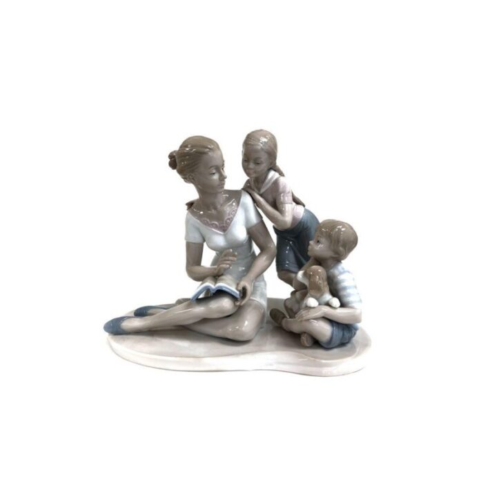 Ryhmes People Figurines & Sculptures - Chic Decora