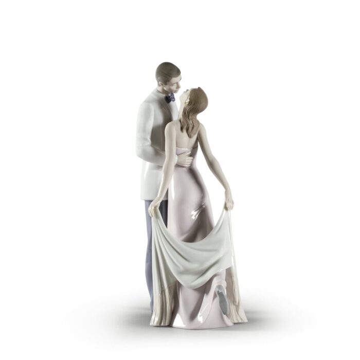 People Figurines & Sculptures - Chic Decora