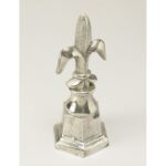 Prangins Fleur De Lis Finial Sculpture - Chic Decora