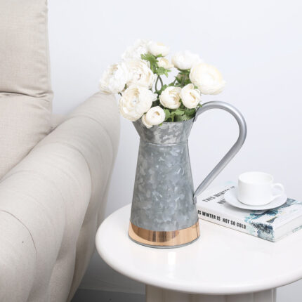 Deantrei Metal Table Vase - Chic Decora