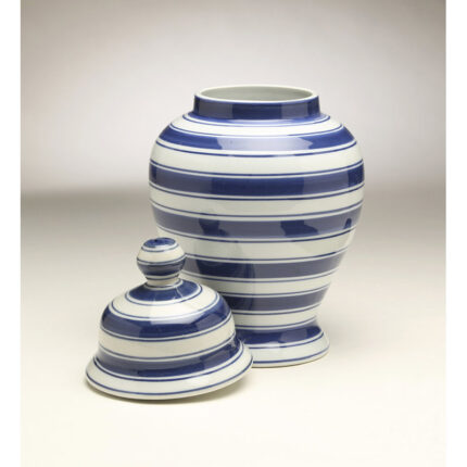 Farber Urn - Chic Decora