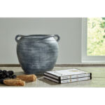 Wrenda Terracotta Table Vase - Image 5