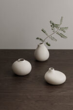 NONA Porcelain Table Mini Vase 3 Piece Set - Image 4